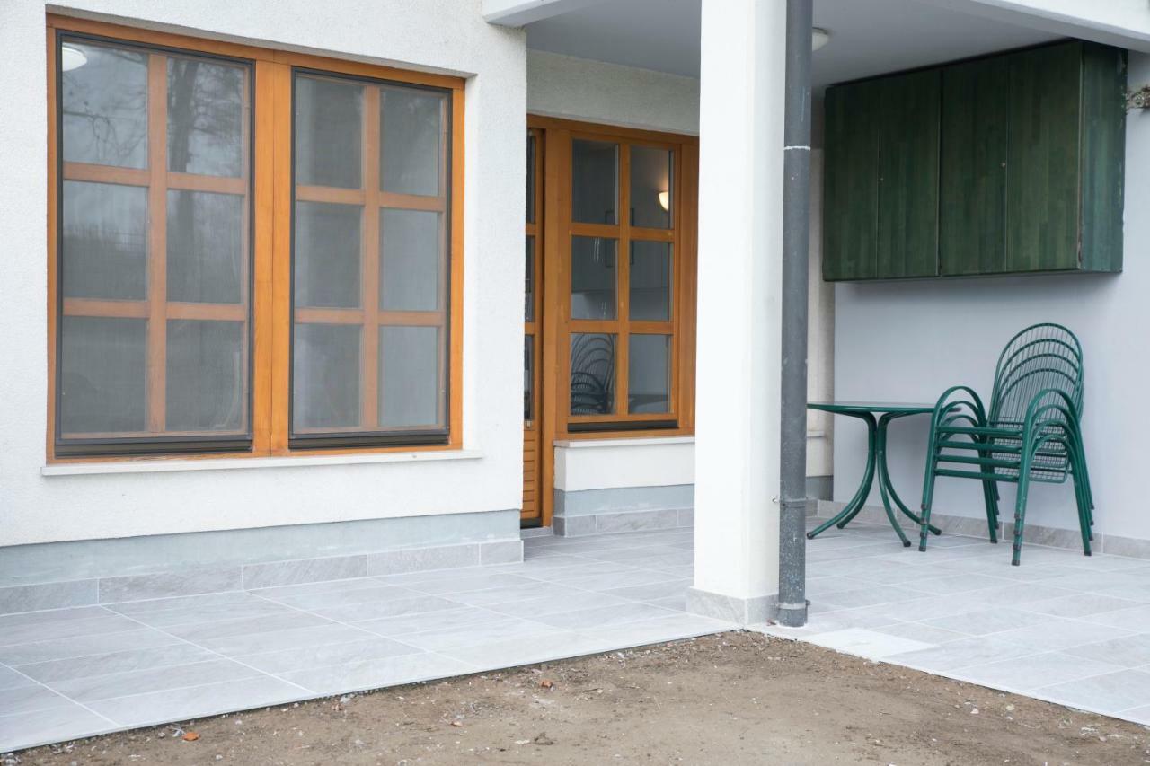 Apartma Spelca Banovci Bagian luar foto